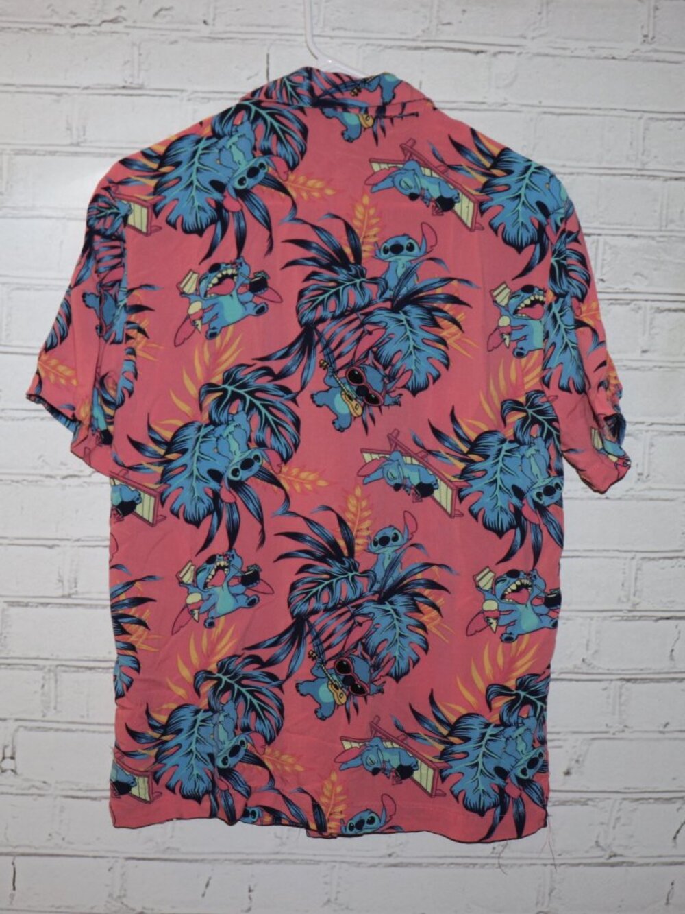 🌺 Disney Stitch Tropical Button‑Up · Men’s Small · Pink & Blue Aloha Print